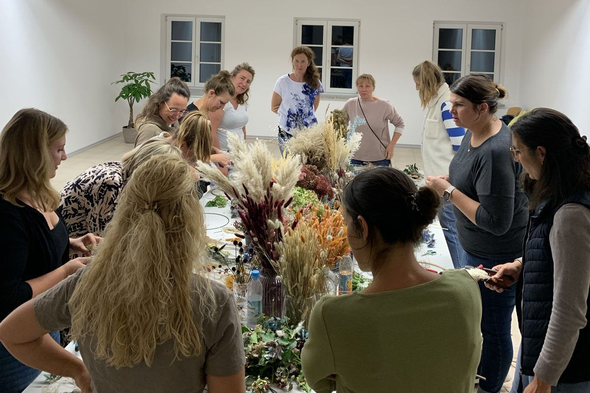 Gemeinsame Zeit beim Kranzbasteln